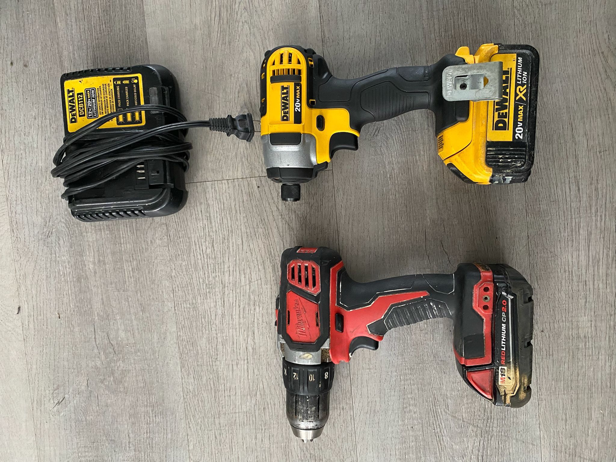 dewalt drill / milwaukee drill