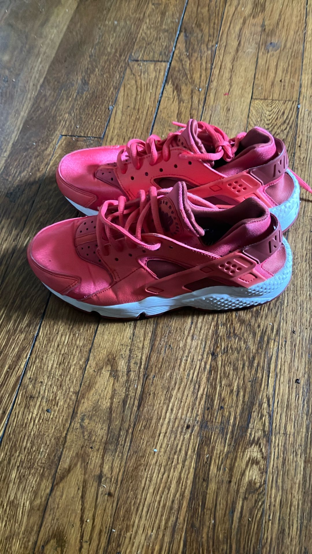 Nike Hurraches /Ladies /7.5