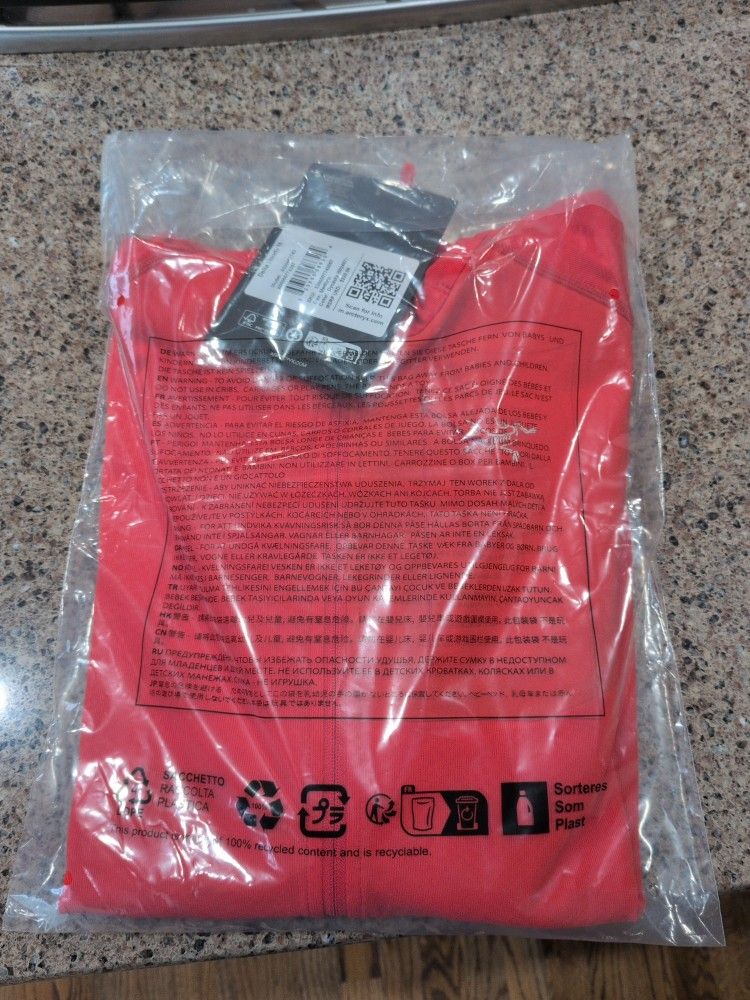 Arc'teryx Delta Hoody - Mens - Medium - New