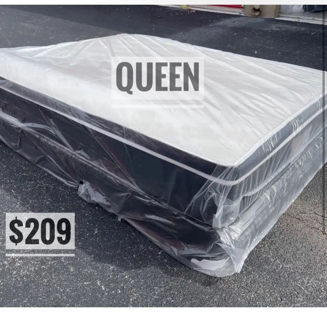 NEW Mattress Queen Size Pillowtop With Box Spring // Offer 🚚