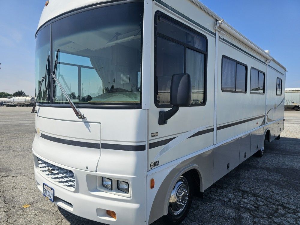2003 Winnebago 30 foot