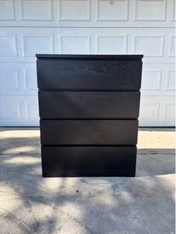‼️BLACK 4 DRAWER DRESSER‼️FOR SALE 200$ OR BEST OFFER‼️GOOD CONDITION‼️FREE DELIVERY🚚