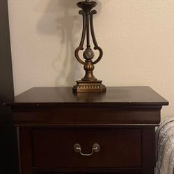 Two Night Stands With Lamps 