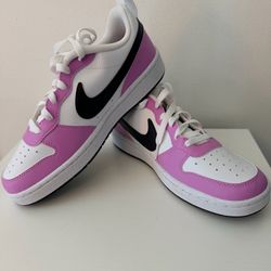 Nike Youth Girls' Court Borough Sneaker  6.5 Y