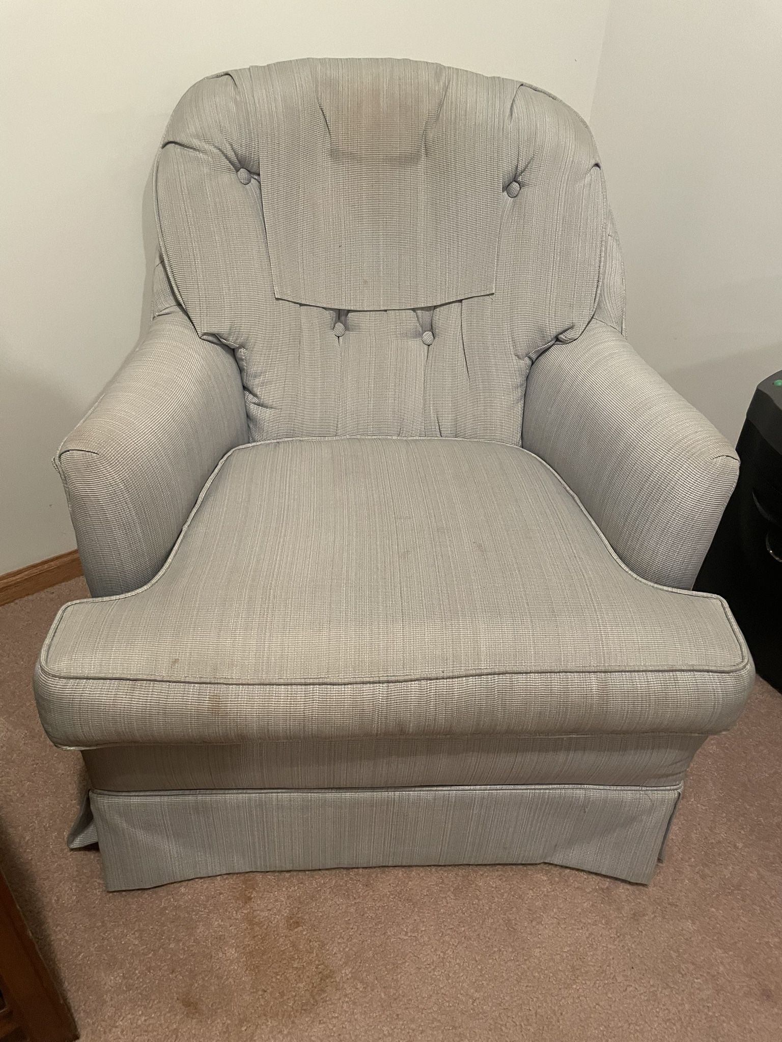 Flexsteel Brand Sitting Chair (set of 2)