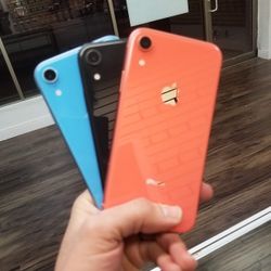 iphone XR Unlocked/PLUS free warranty