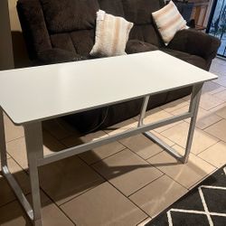 Desk / Table