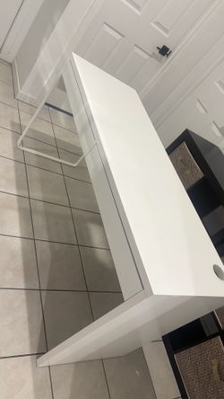 IKEA. Desk