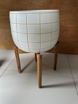 Modern Planter with wooden stand