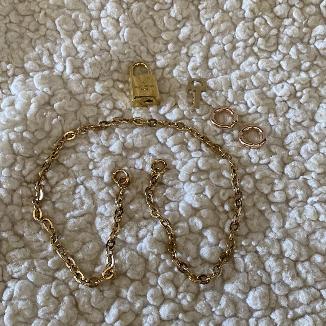 Louis Vuitton Felicie Chain Strap for Sale in San Diego, CA - OfferUp