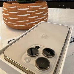 MINT iPhone 14 Pro 256GB NETWORK UNLOCKED + USBC FIRM