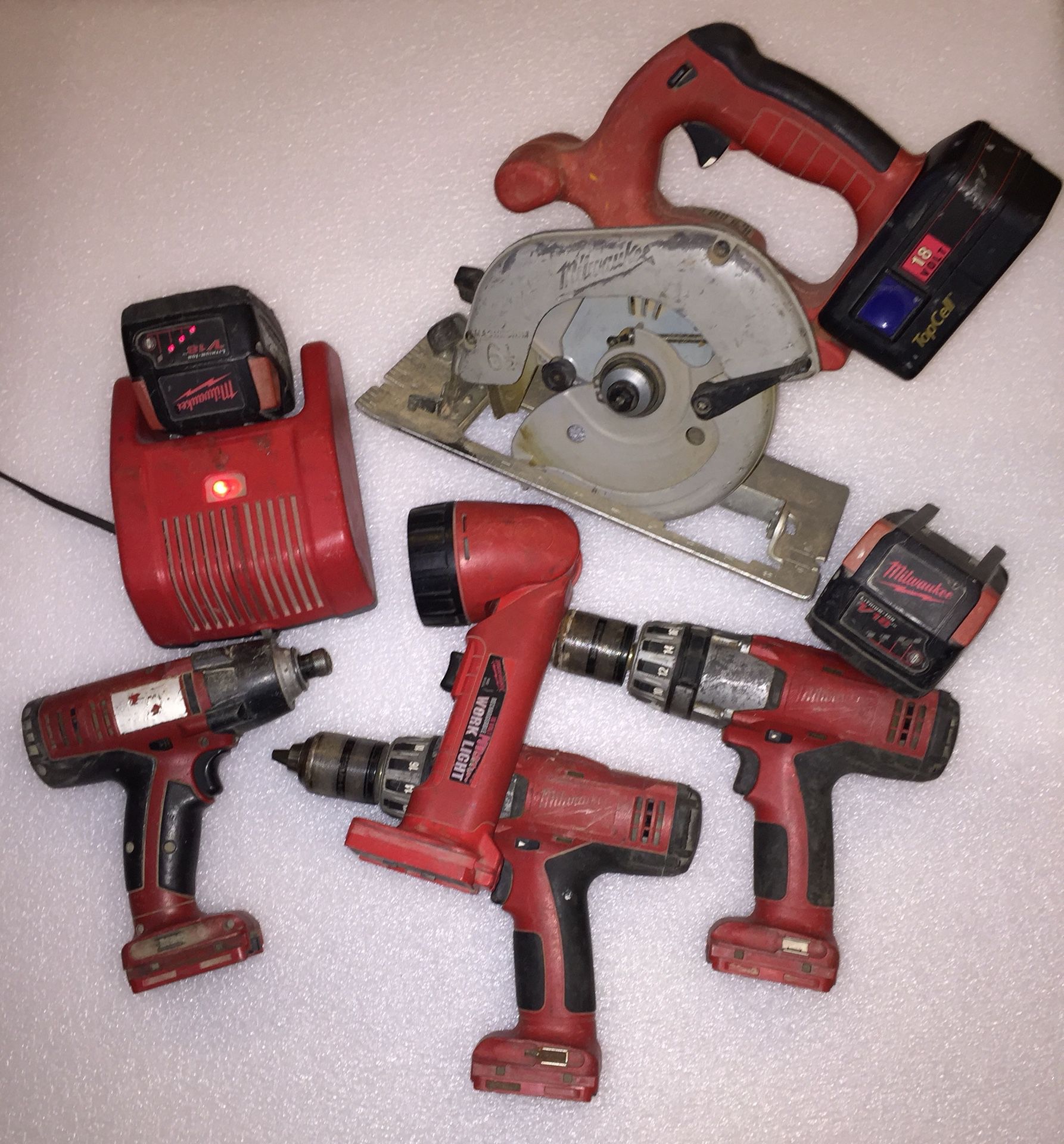 Milwaukee 18v combo kit drills, circular saw, flashlight,
