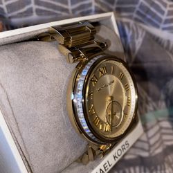 Michael Kors Skylar MK5867 Gold Diamond Watch