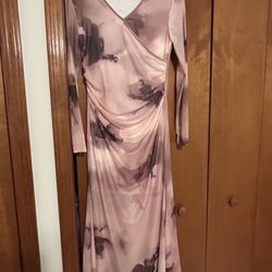 Women’s Size Medium Long Fitted Dress In Pink Floral 