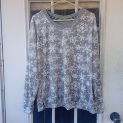 Nautica Women's Gray Crew Neck Long Sleeve Snow Flake pajama top Size M