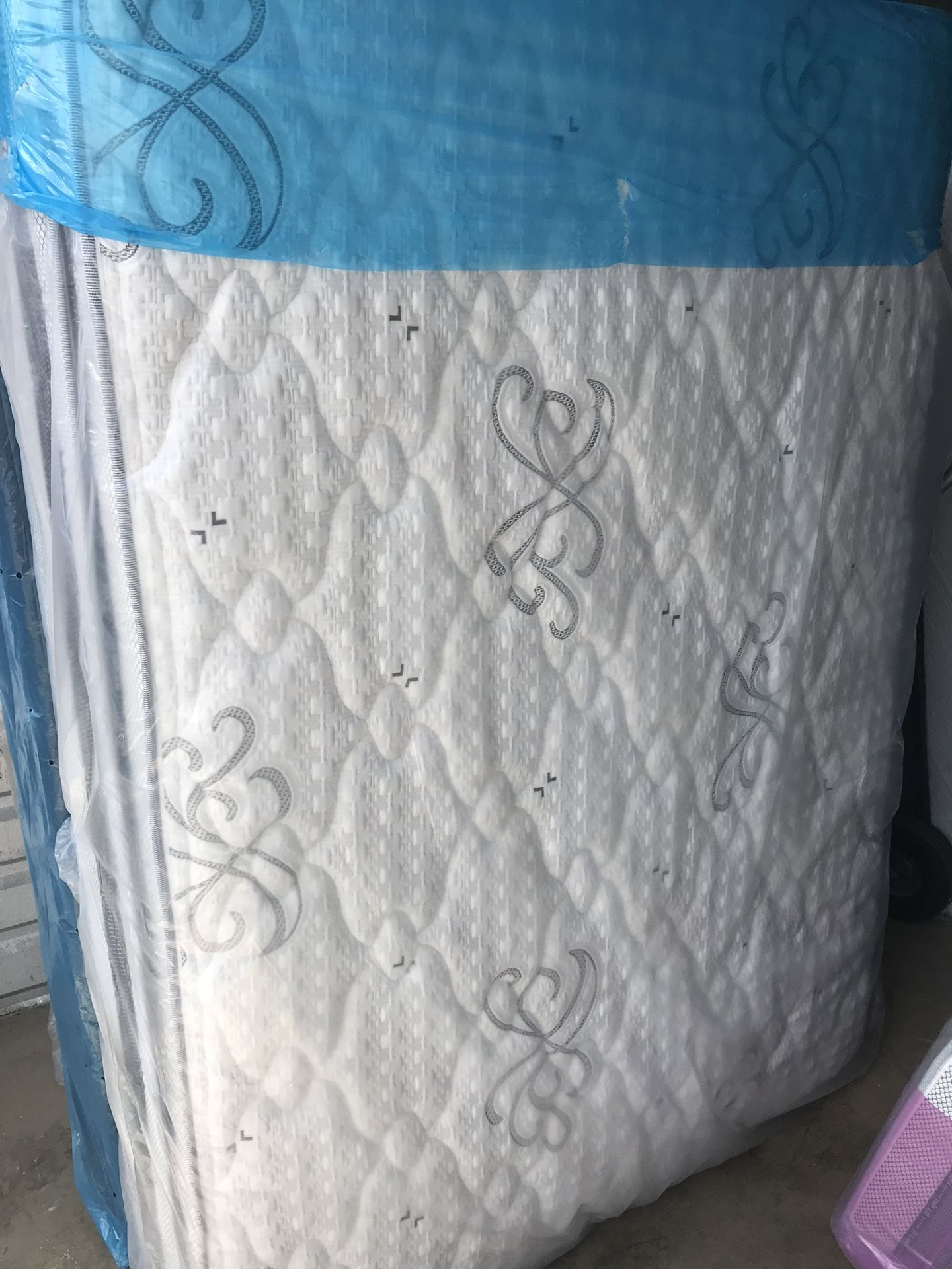 Mattresses: twin, full , queen regular , Colchon Nuevo Colchones plush or pillow top available cama bed mattress