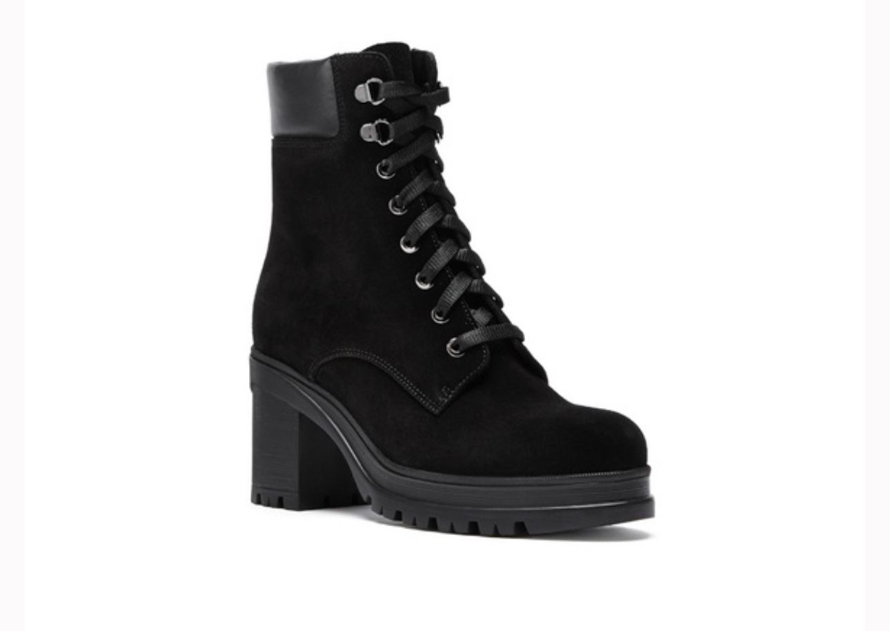 La Canadienne Boots Size 8.5