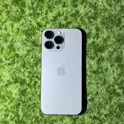 iPhone 16 Pro Max | 256GB | Natural Titanium | Factory Unlocked
