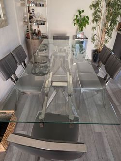 Dining room table