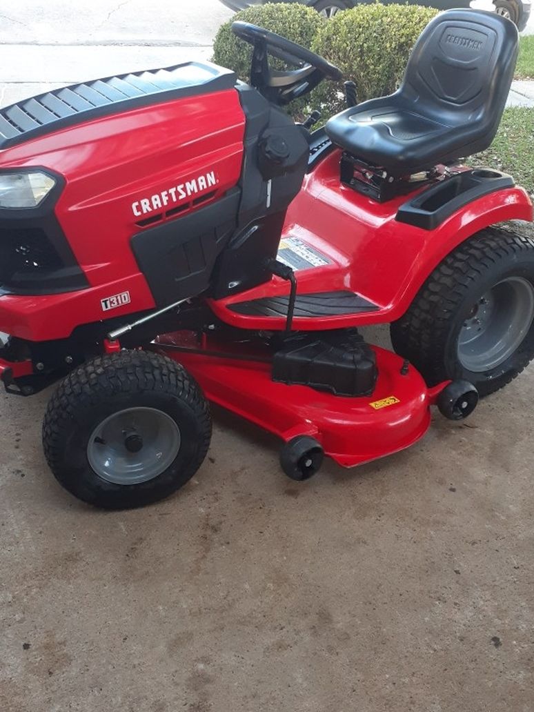 Craftsman T310 24hp With Kohler engine 54 In Riding lawn Mower New Only Used 3 Hours. Nuevo Usado 3 Horas