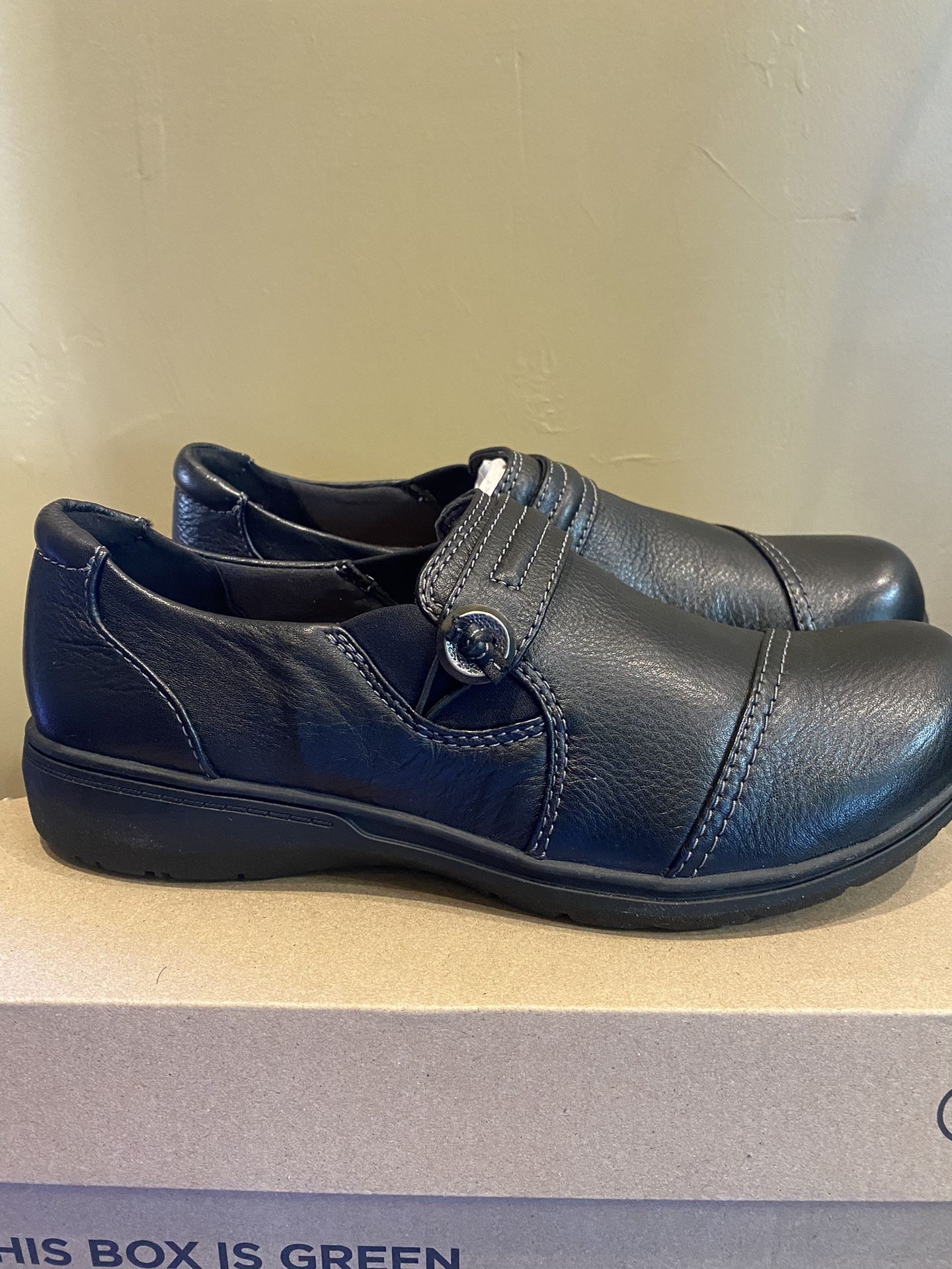 New Clarks 10 W Womens