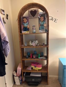 Shelf wicker