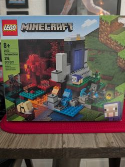 Retired LEGO Set 21172 - Minecraft Ruined Portal