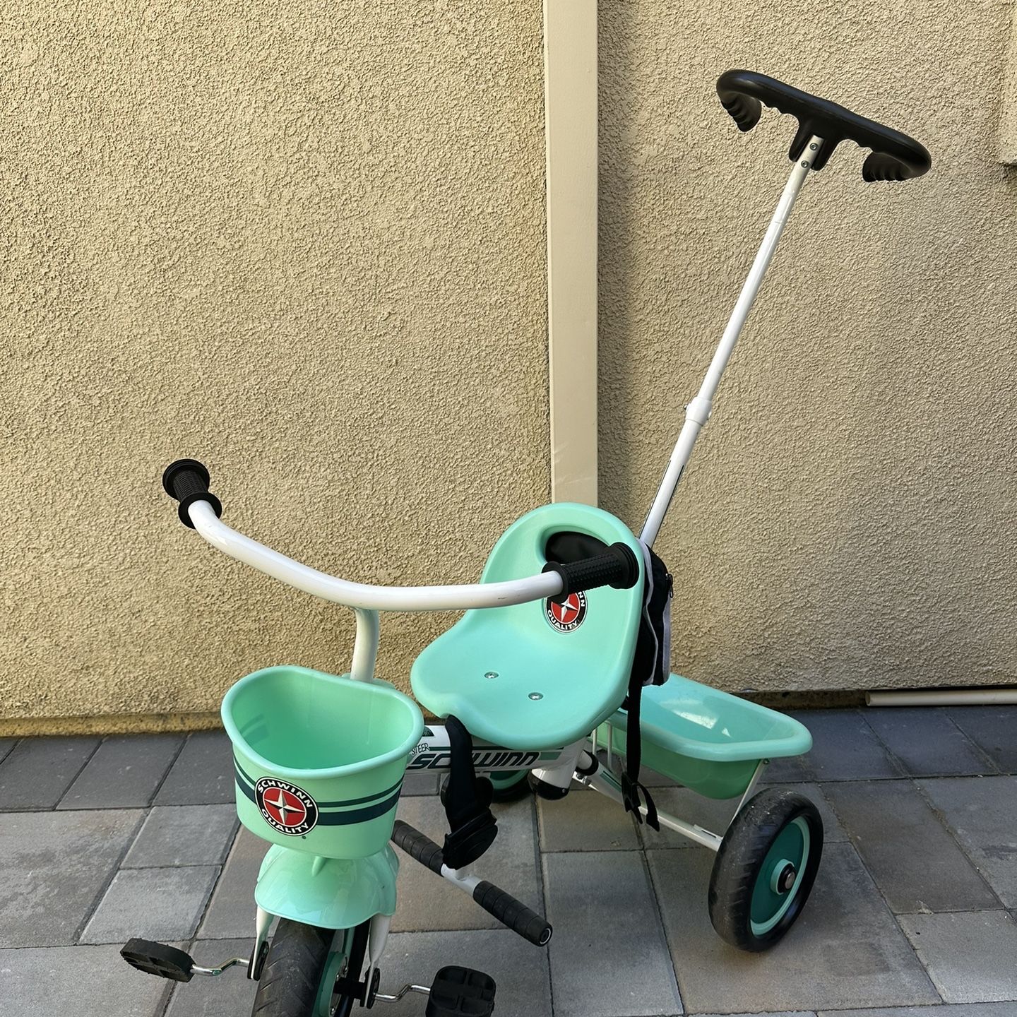 Schwinn tricycle with push handle 2025