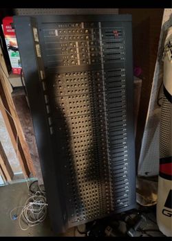 Yamaha MC3204II Mixing Console TESTED WORKING NEED GONE BY MONDAY