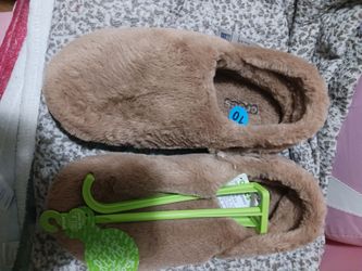 Fur crocs sz 10