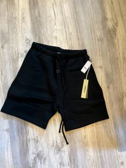 black essential shorts