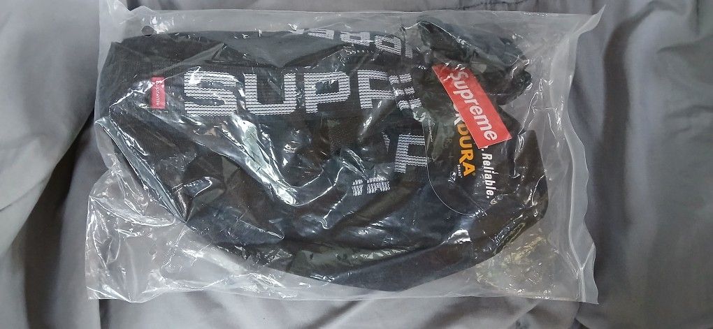 Supreme Pouch