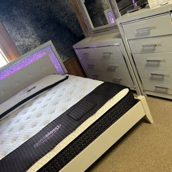 Stunning Stylish Bedroom Suite 