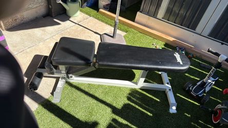 Adjustable Weight Bench with Leg Roller