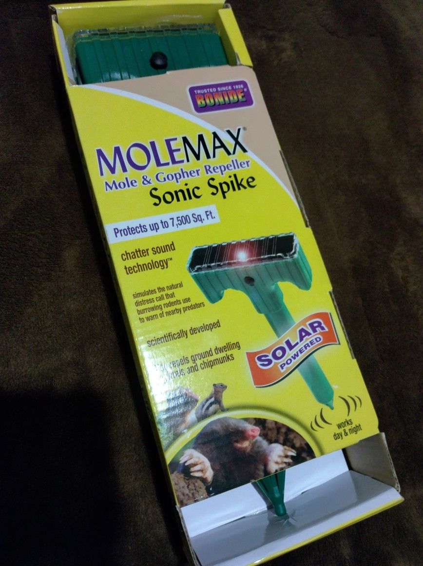 MoleMax Mole and Gopher Repeller Sonic Spike Chipmunk Squirrel Repellent
