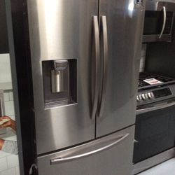 Samsung 23 Cu Ft 3 Door French Door, Counter Depth Refrigerator with Cool Select Pantry