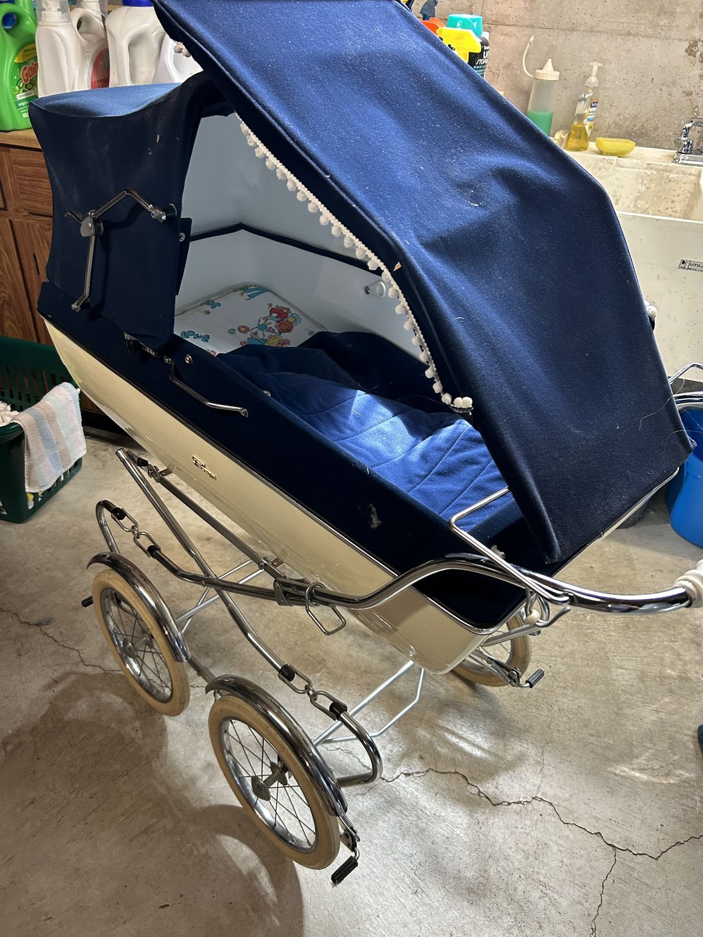 Vintage 1970s original perego baby carriage - great condition!