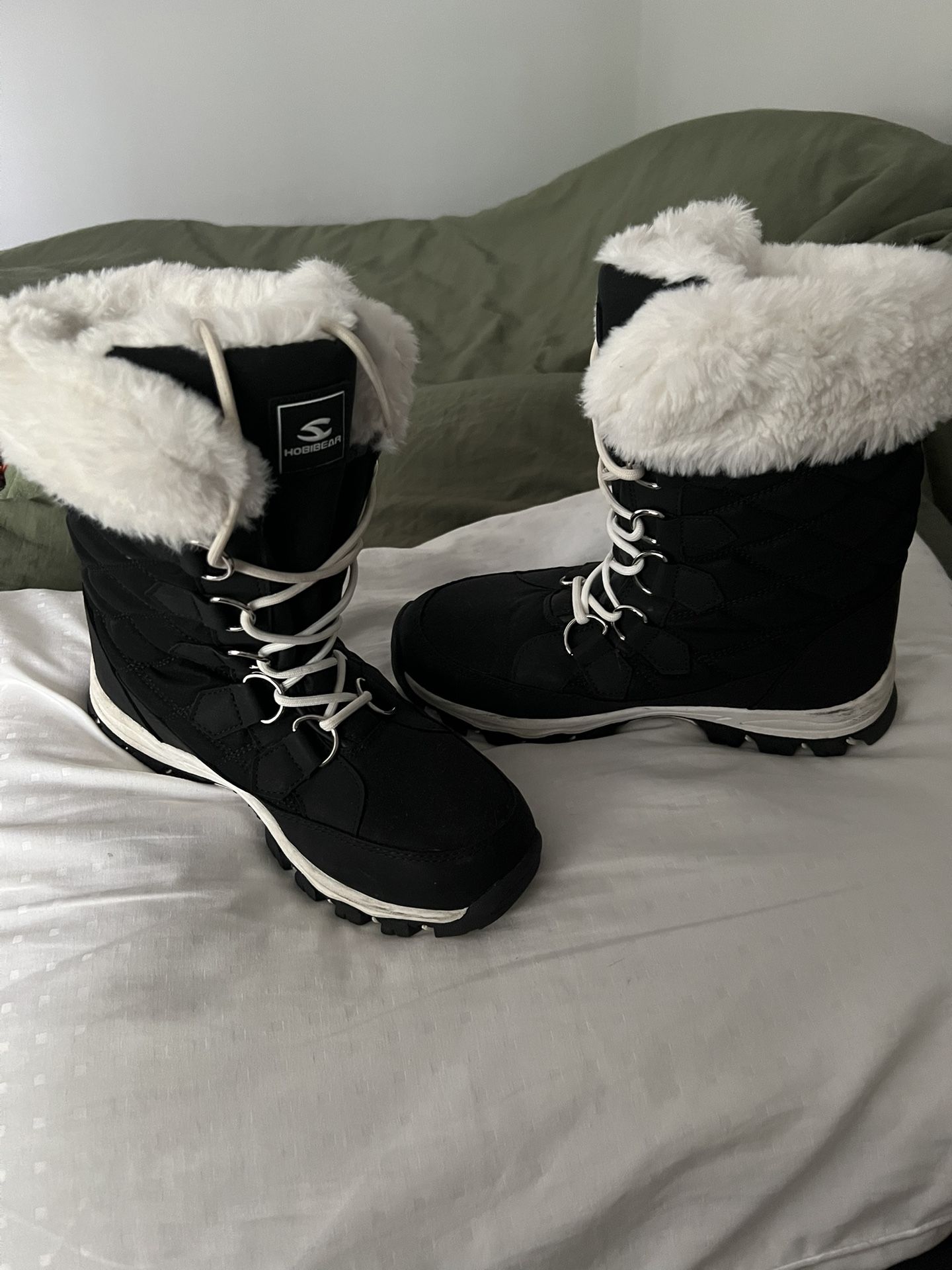Women’s Winter boots (size 7)
