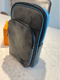 $90 crossbody adjustable strap