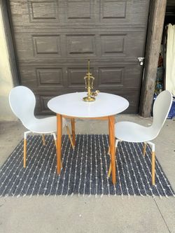 White Dining Room Table With 2 Chairs 
