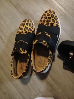 Clarks slip on sz 7