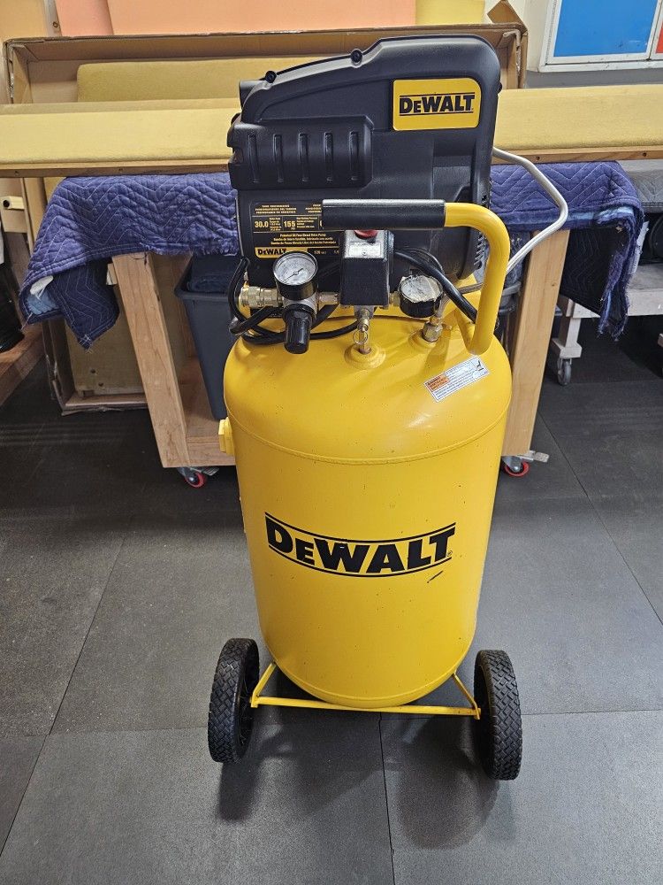 Dewalt Compressor 