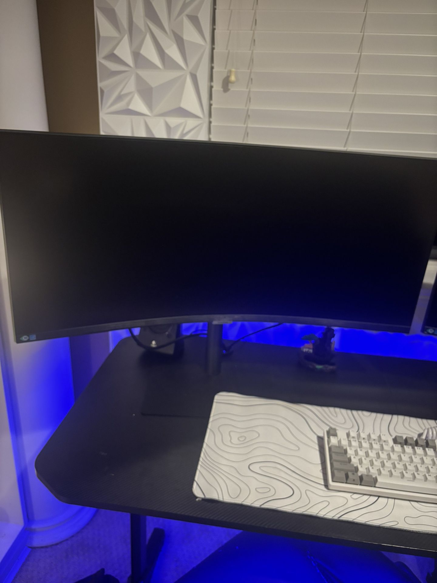 Samsung 34” Ultra-Wide WQHD Monitor- Excellent Condition