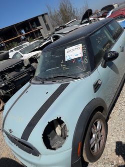 2013 mini cooper base hardtop for parts only