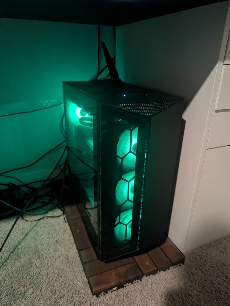 Gaming PC MSI Aegis I7 10700kf/32gb/6700xt12gb/1tb Nvme