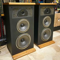 (2) 1980’s AR Audiophile Speakers + Bluetooth Amp!