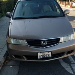 Honda odyssey 2004   114000mil Millás 