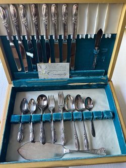 COMMUNITY WHITE ORCHID SILVERPLATE / 8 pieces