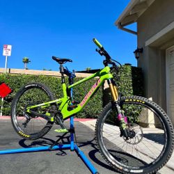 Santa Cruz Nomad and Trek rail