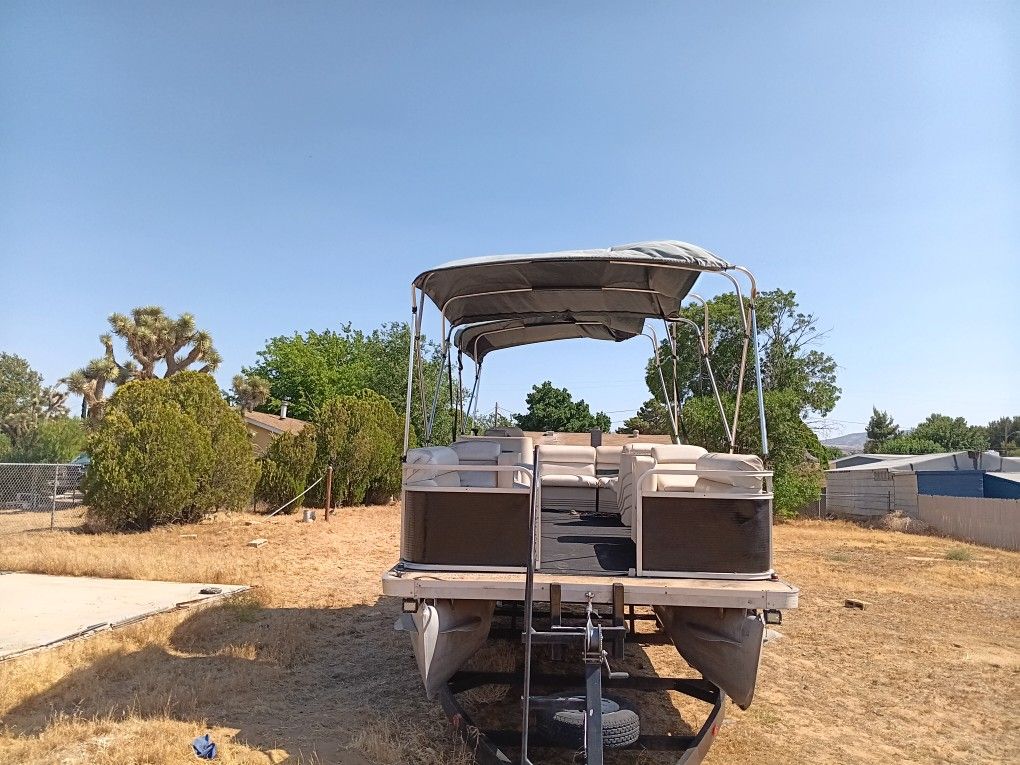 Pontoon Boat